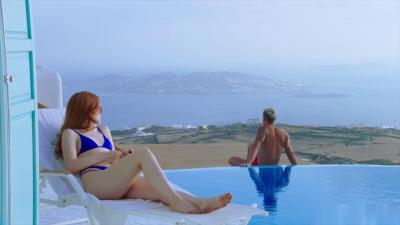 佳莉莎独自旅行饥渴难耐，旅馆偶遇猛男激情内射！